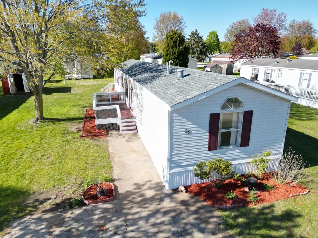 68 Maple Ct