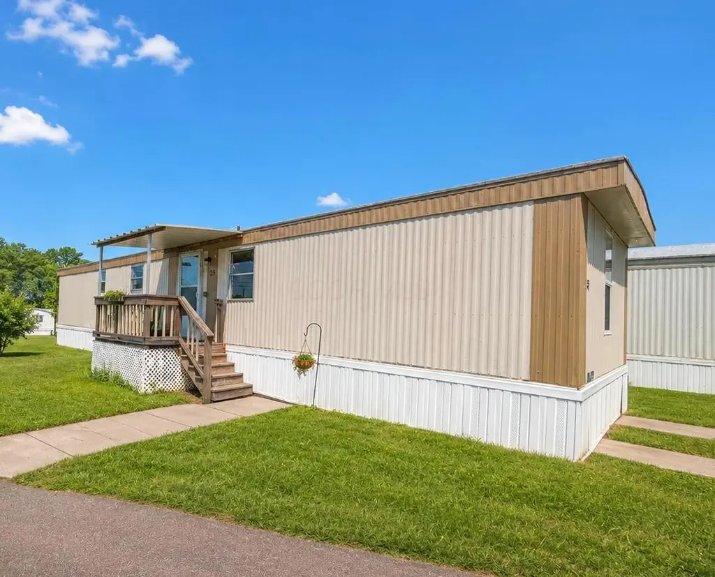 25 Horseshoe Dr