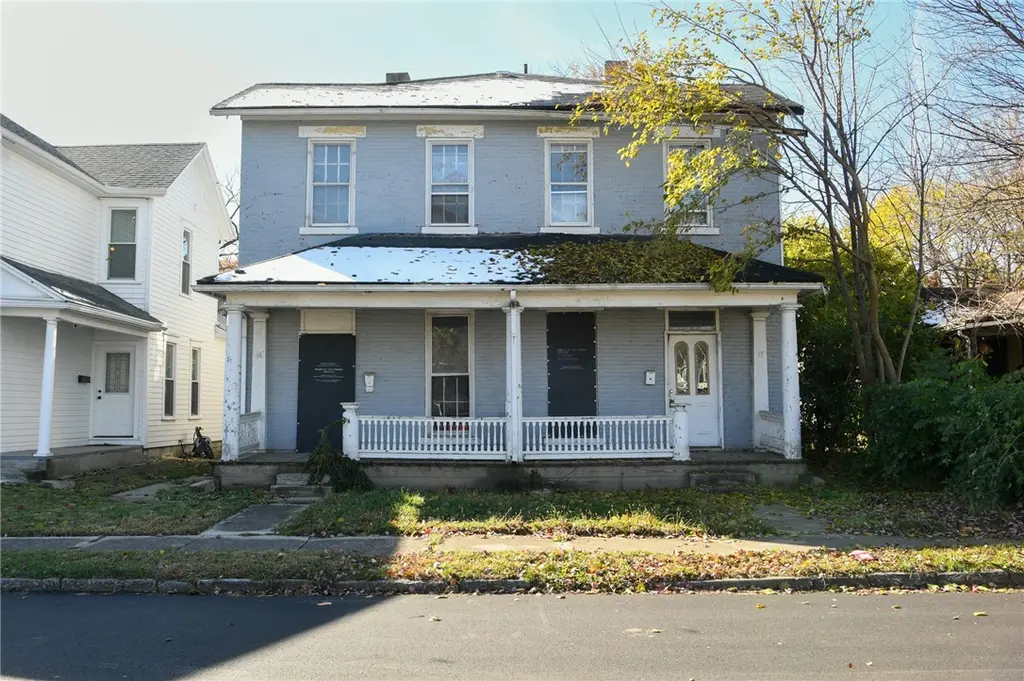 17-19 Bell St