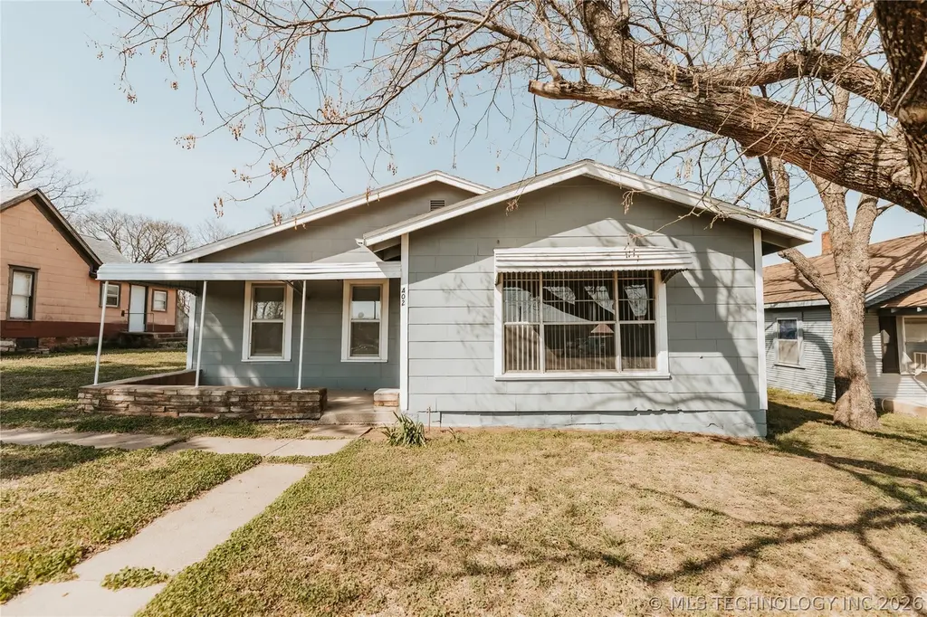 402 Kansas St