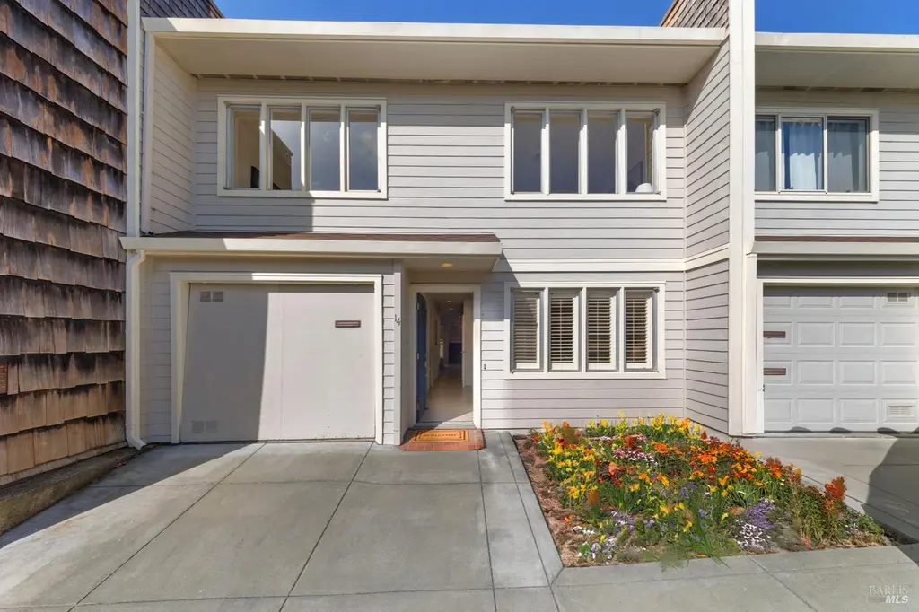 14 Mariner Green Dr