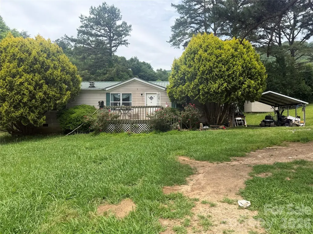 124 Debbie Ln