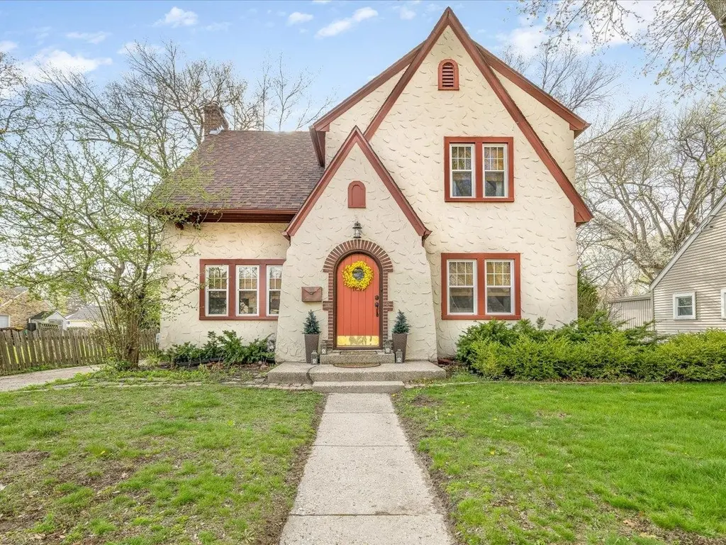 1614 Fairview (sbr) Ct