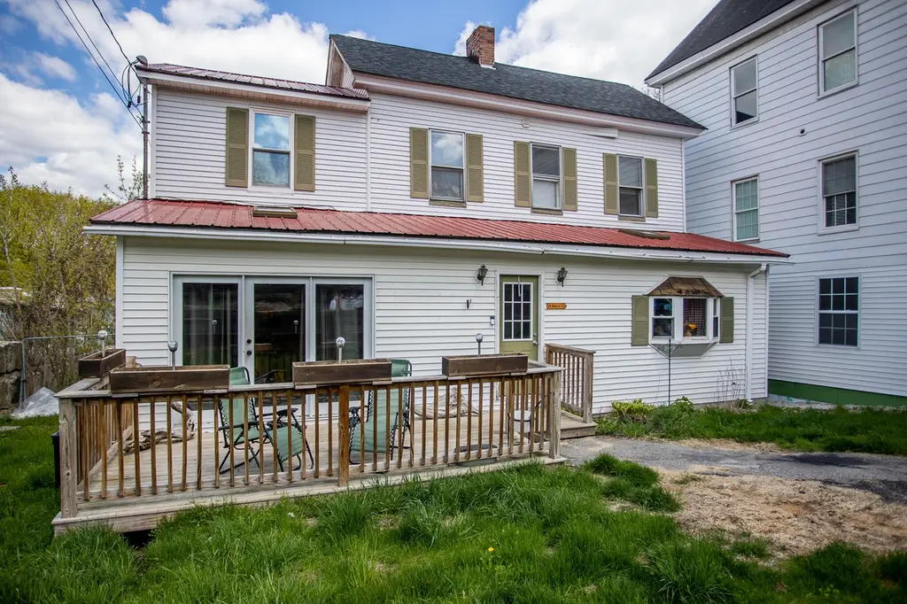 136 Franklin St