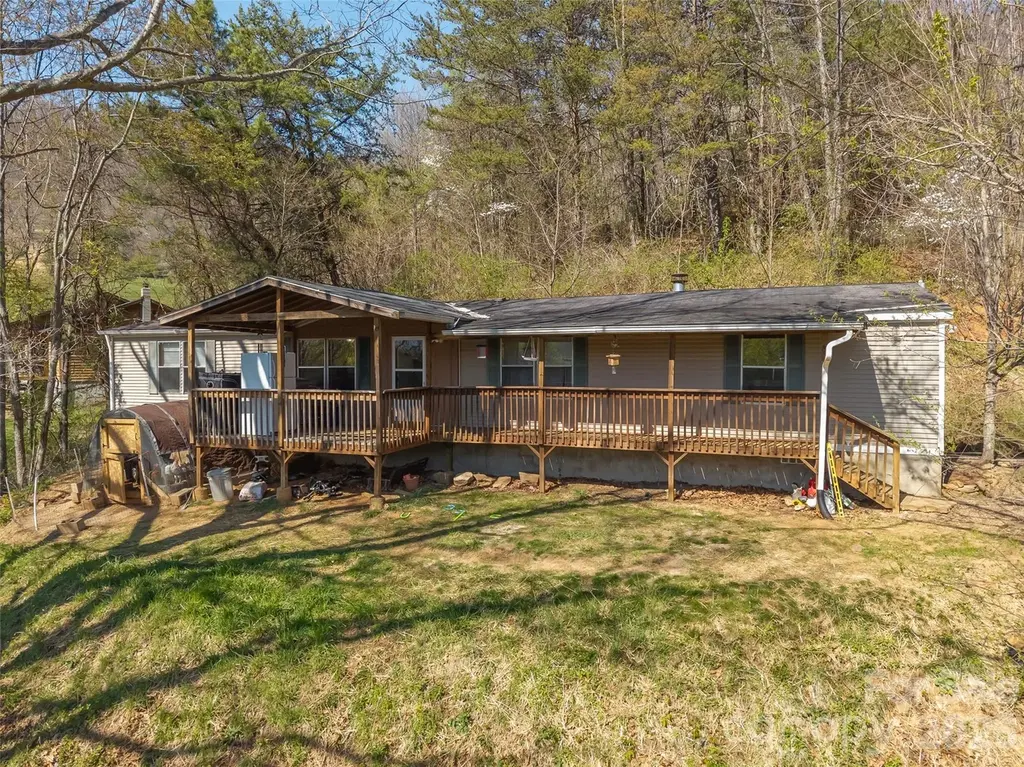 301 Matthew Ln