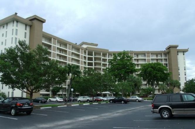 2940 N Course Dr Apt 110 Dr