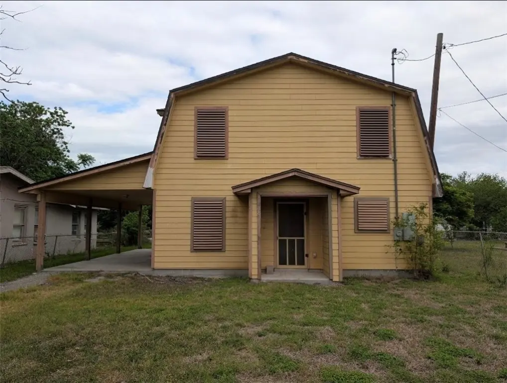 806 Louis Lynch Dr
