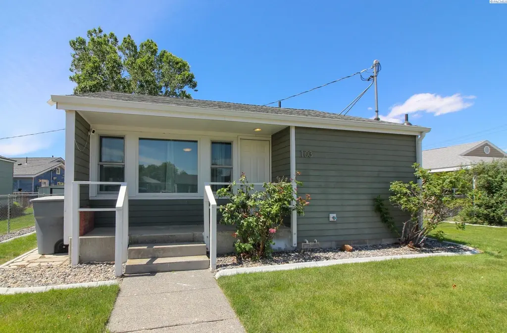 103 Casey Ave