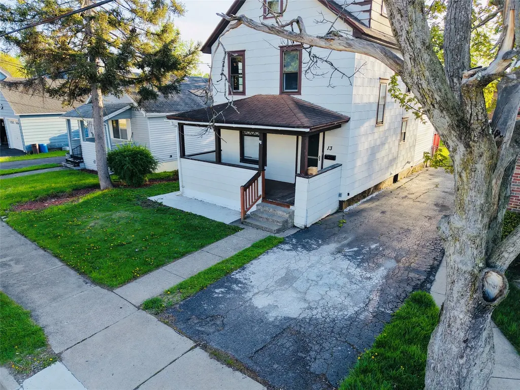 13 Jay St St