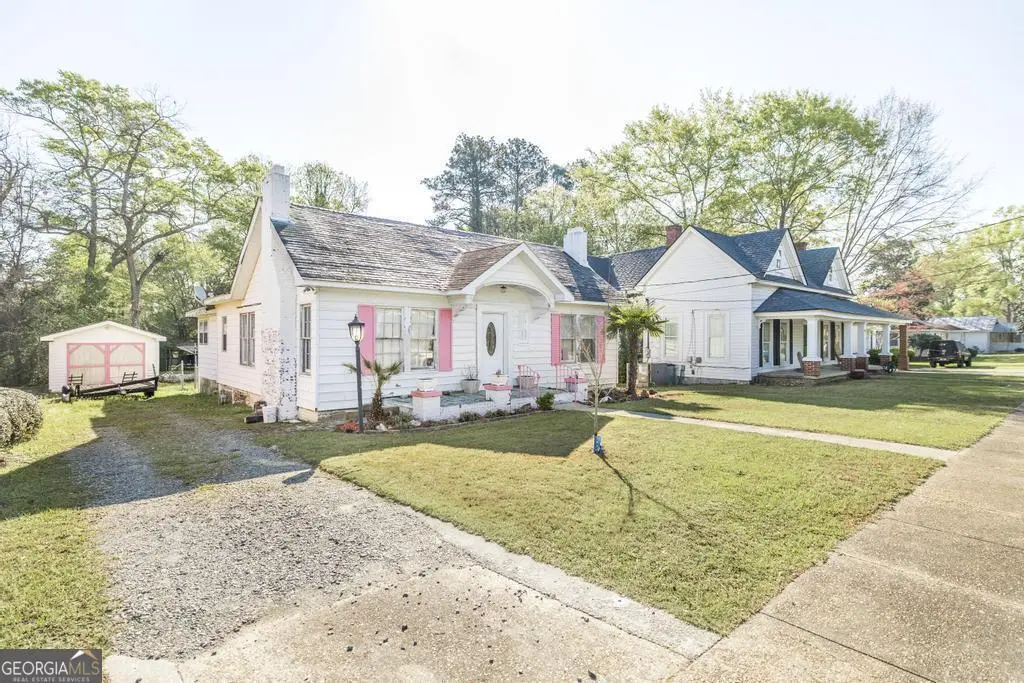 213 West Dr