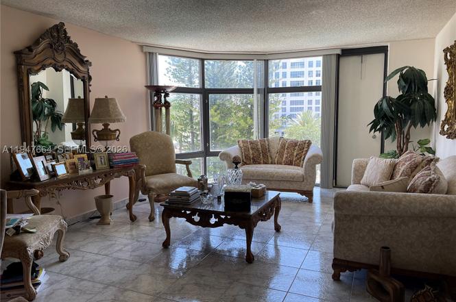 20100 W Country Club Dr #507