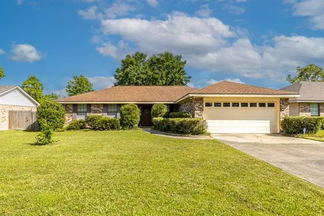 105 Oakmont Dr