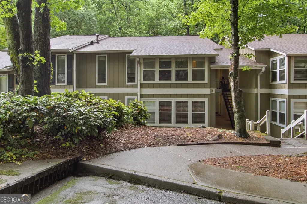 5145 Roswell Rd #7
