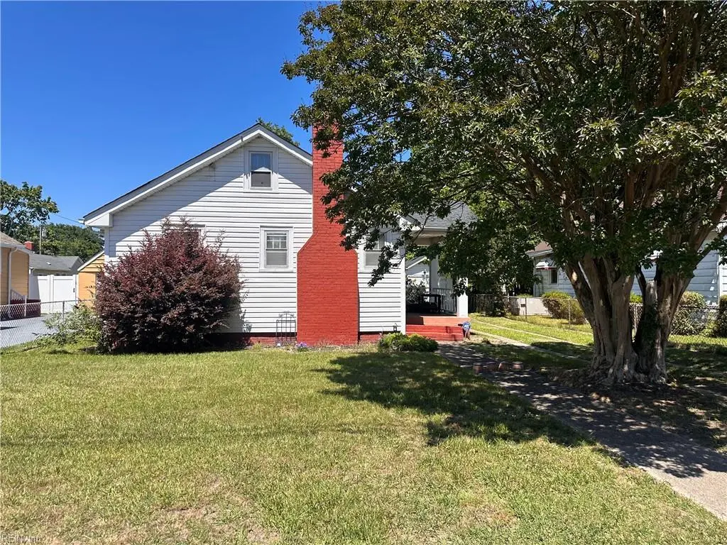 376 Sampson Ave