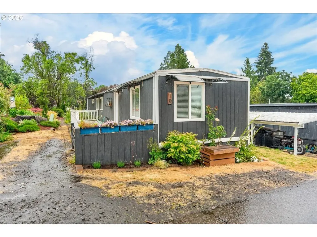 2300 NW Country Ln #10
