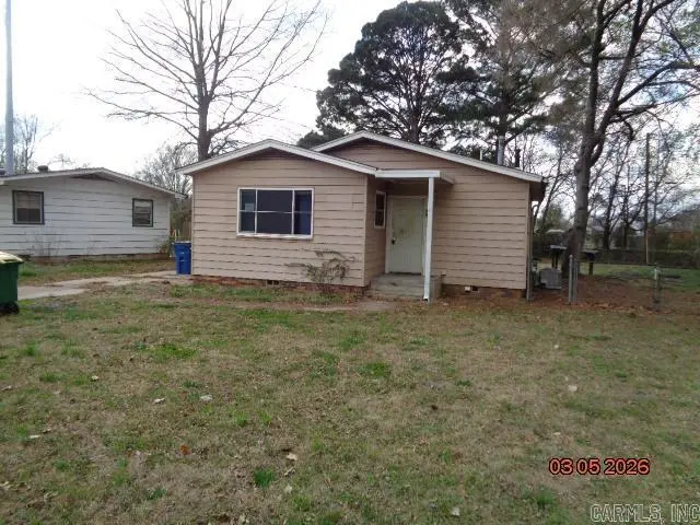207 Shamrock Dr