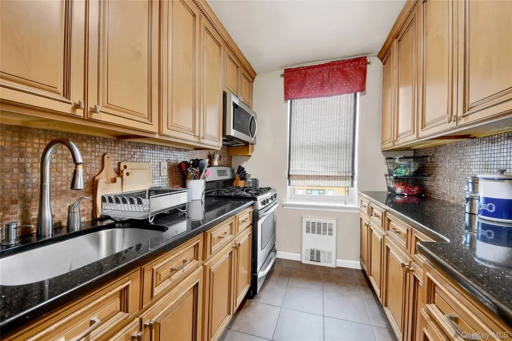 300 N Broadway Unit 6L