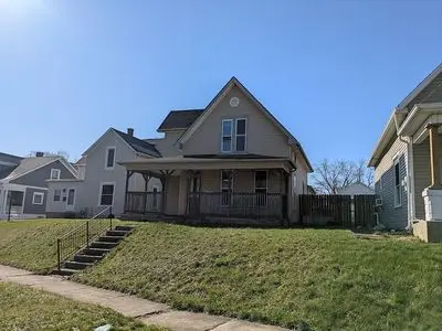 123 Pike St