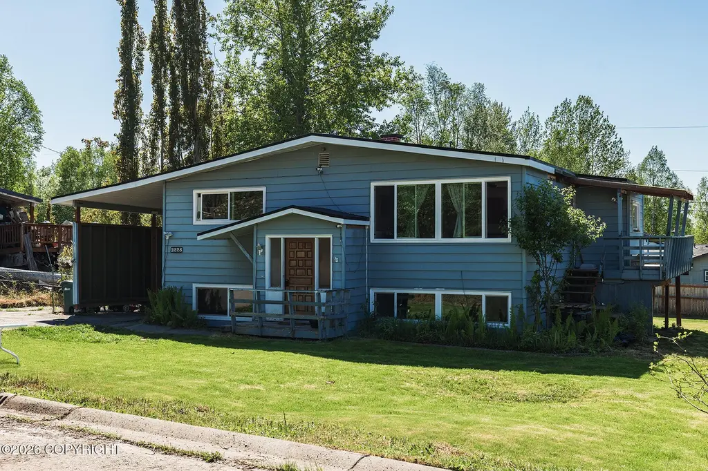 3228 Hiland Dr