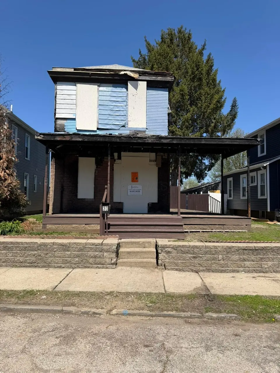 30 W Markison Ave