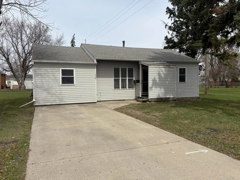 1008 7th Ave N