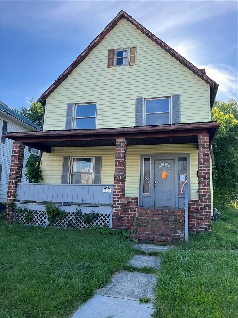 211 Cedar Ave