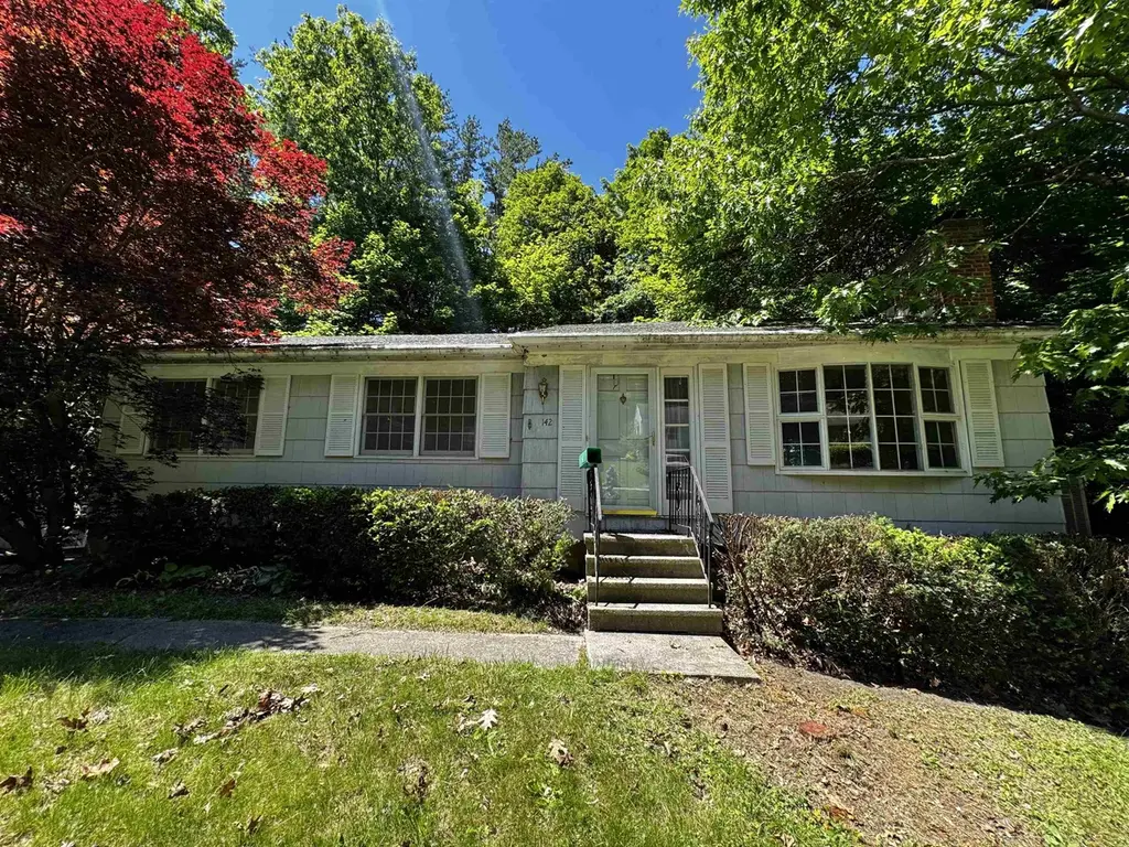 142 Pine Cir