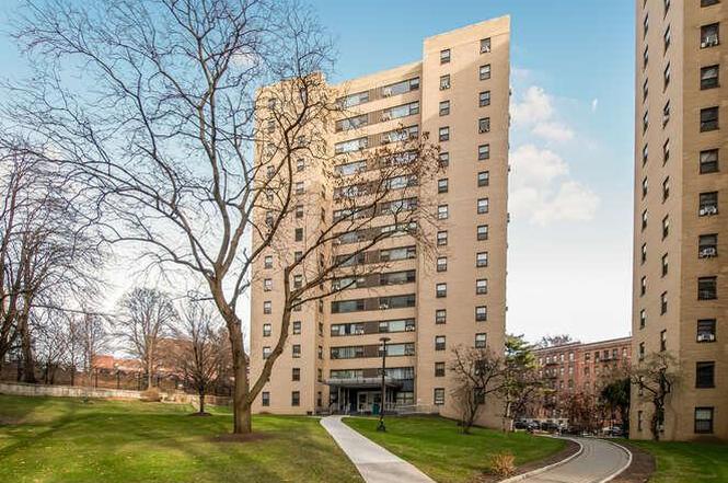 6 Fordham Hill Oval Unit 15F