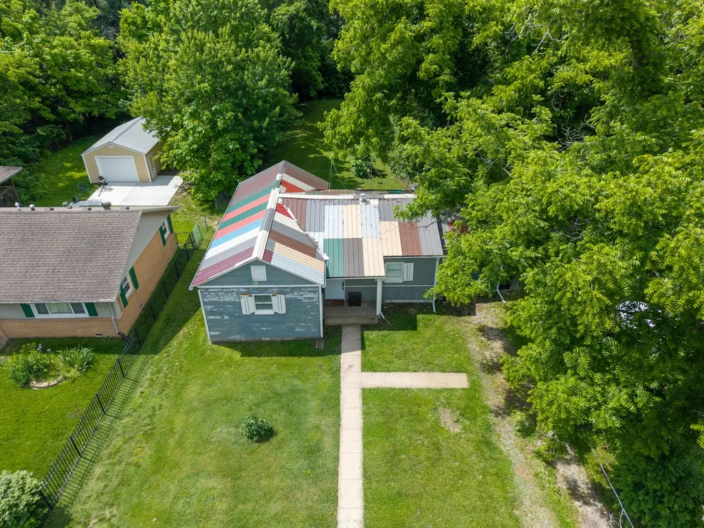 106 W Forest Ave