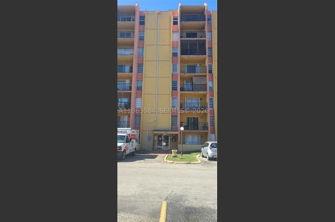 4801 NW 7 St Unit 209-16