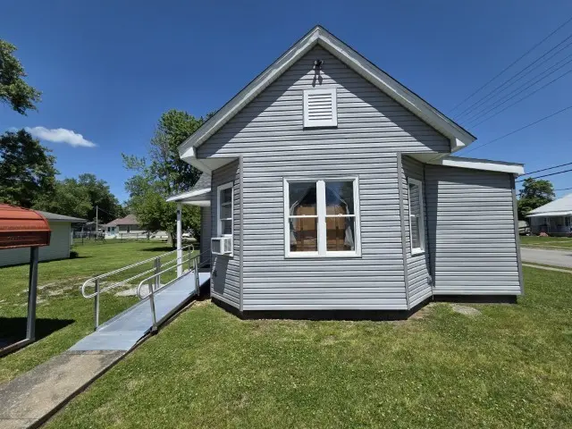 208 Burkett St