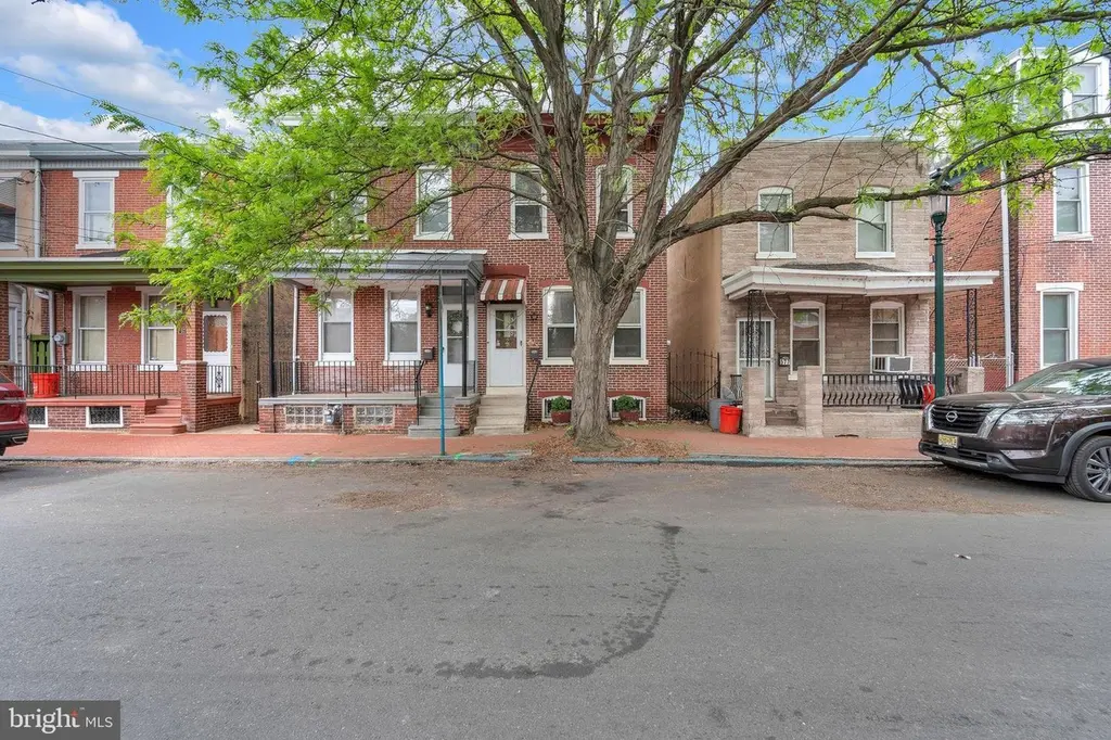 575 Berkley St