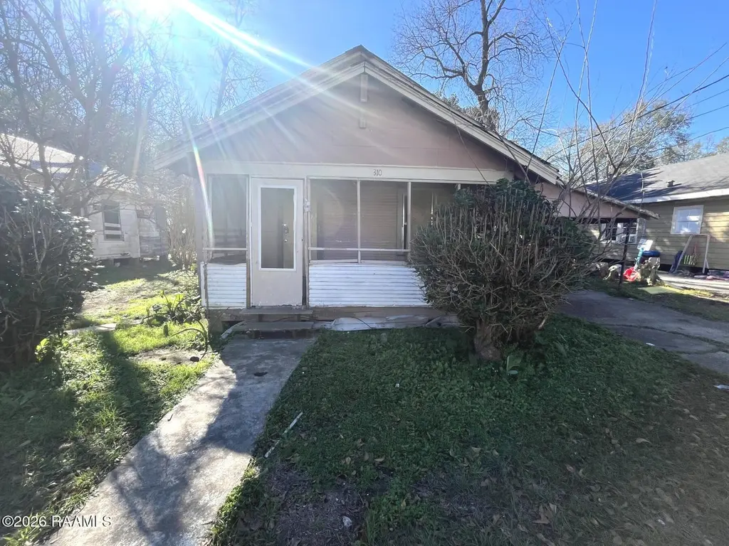 310 Sampson St