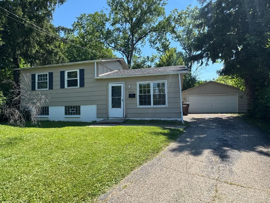 3252 Coleen Dr