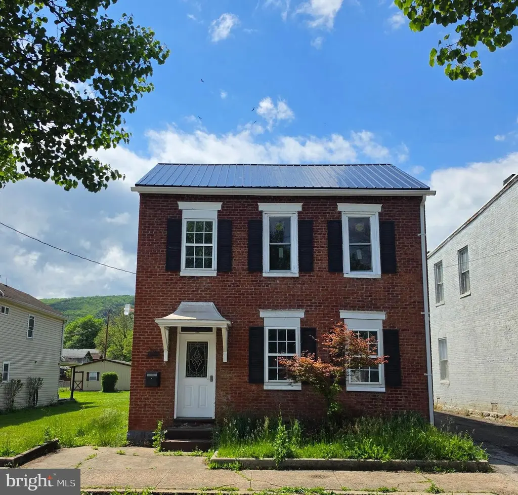 216 Valley St