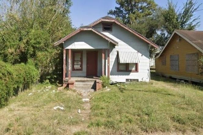 3265 Highland Ave