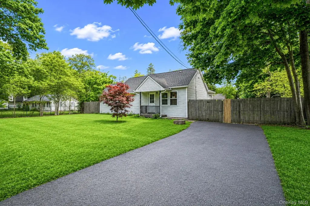 113 Huguenot Dr