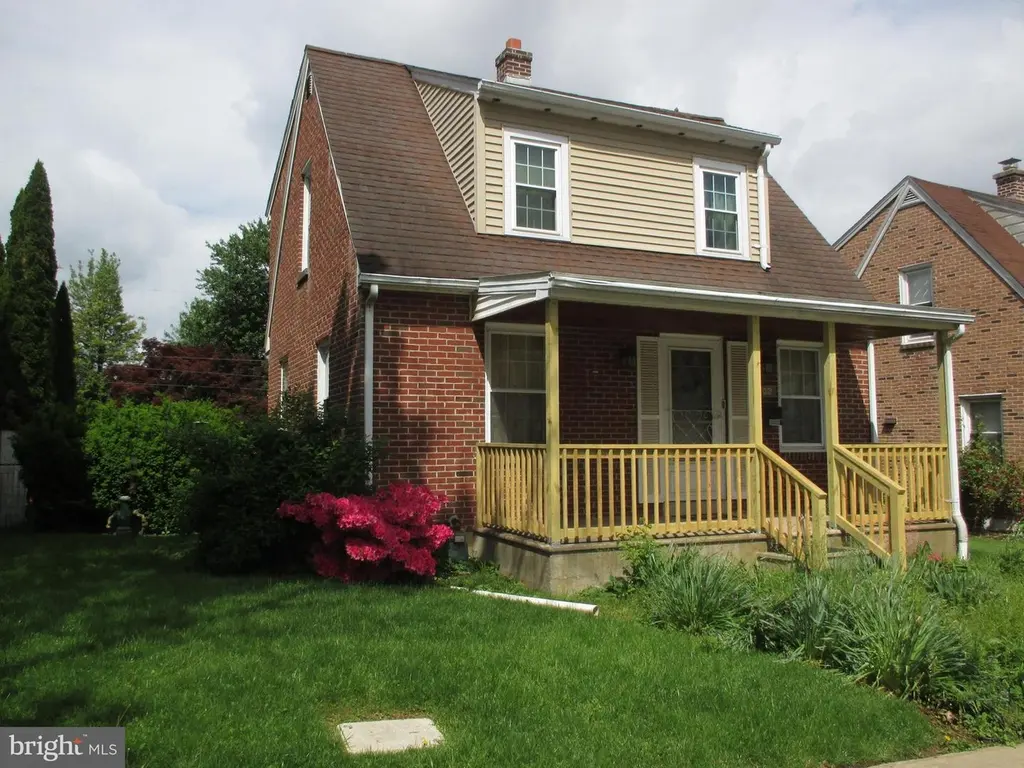 988 Midland Ave
