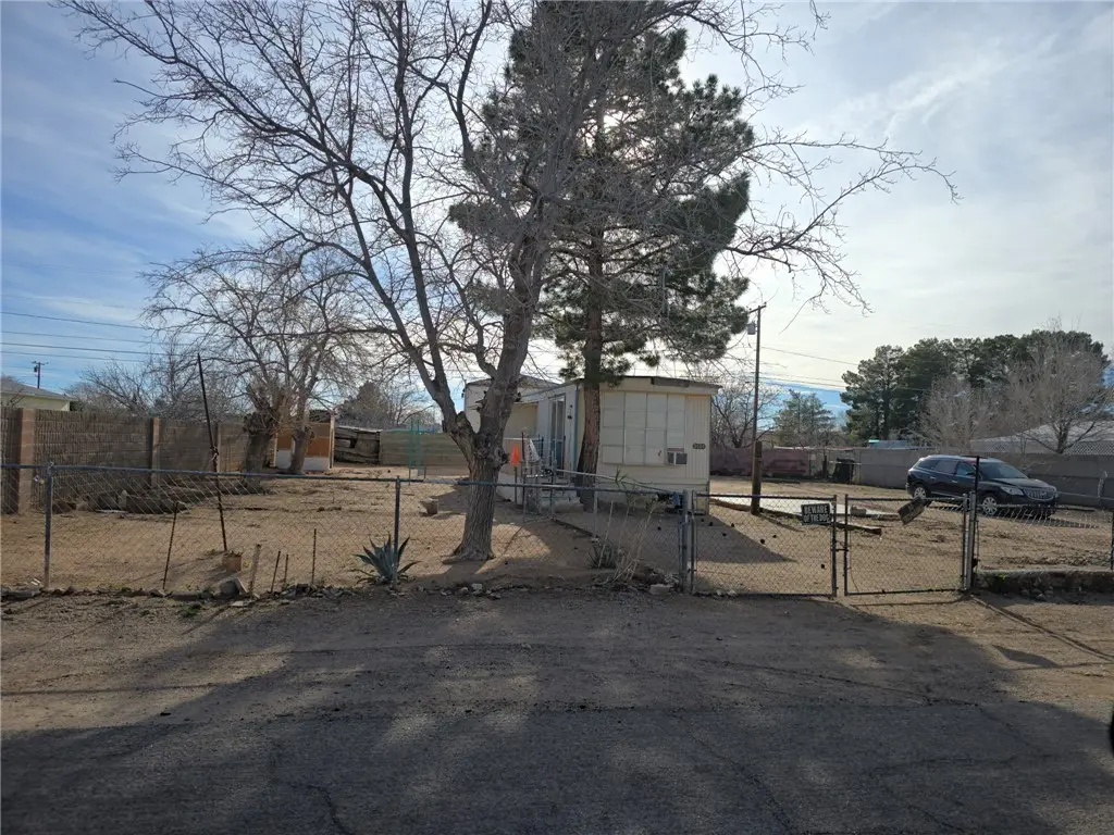 3656 E Dove Ln