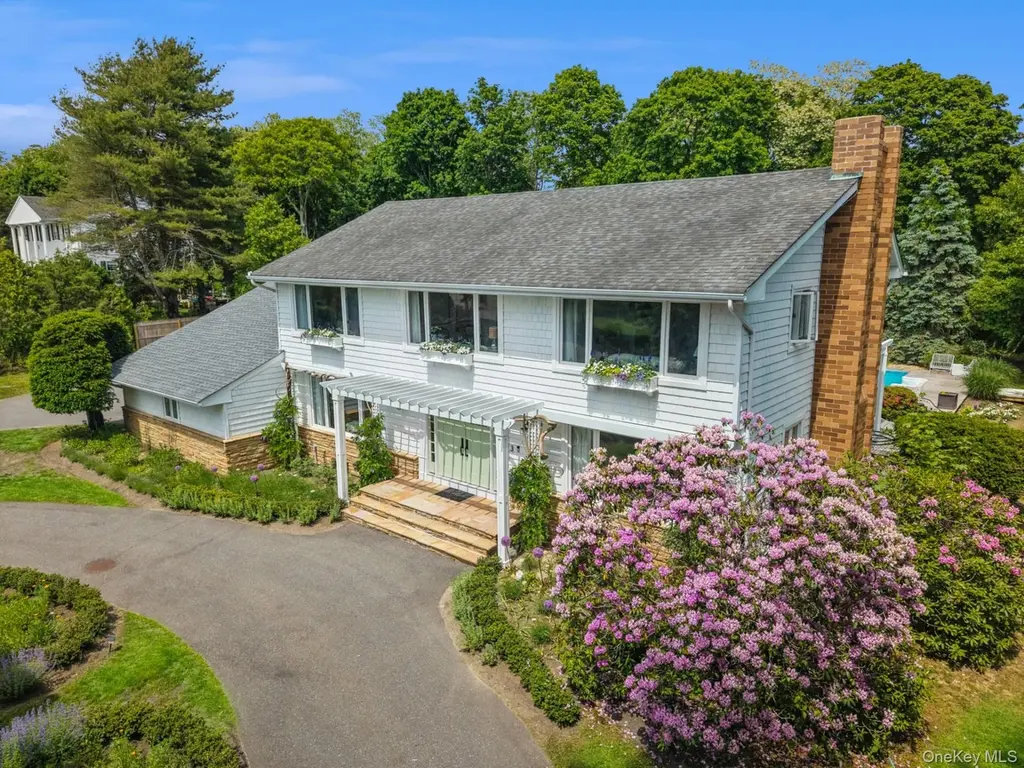 3 Mooring Dr