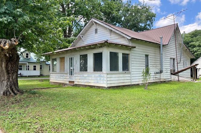 324 W Main St