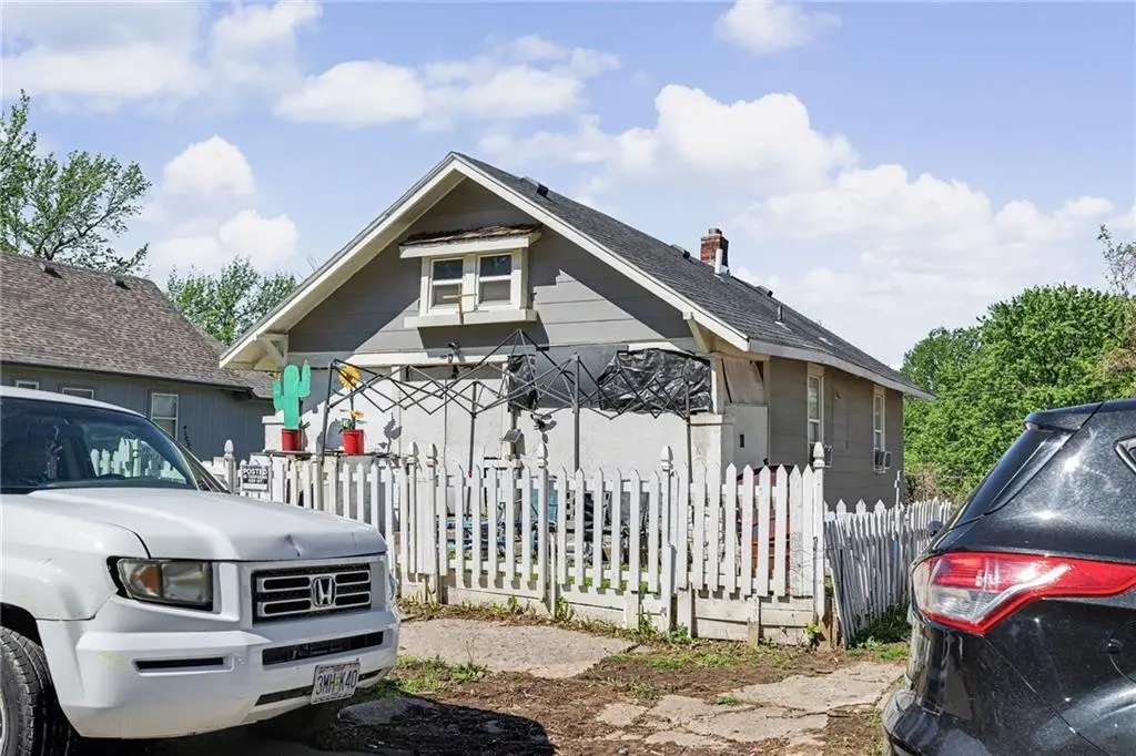 324 Bellaire Ave