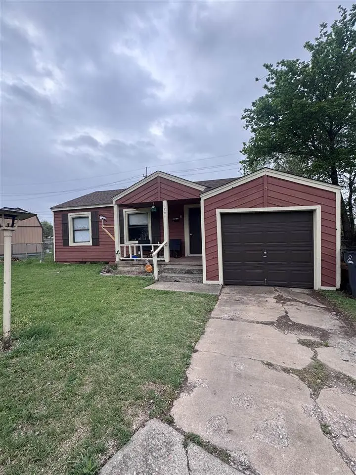 701 NW 22nd St