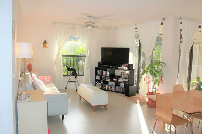4632 Carambola Cir N