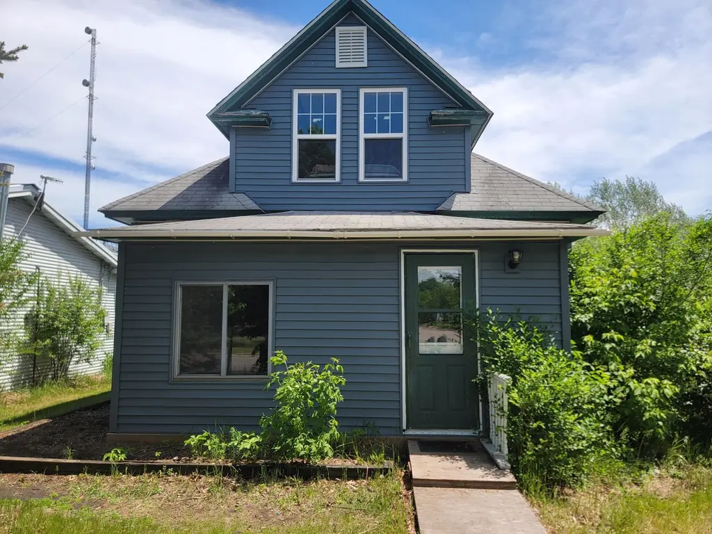 320 8th St SE Unit B
