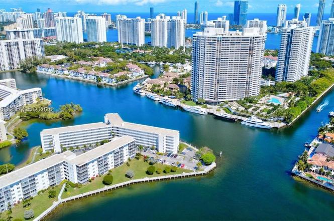 3030 Marcos Dr Unit T301