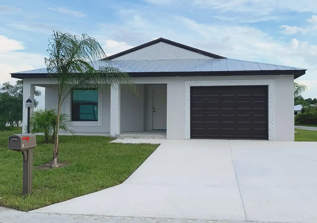 62 La Villa Way