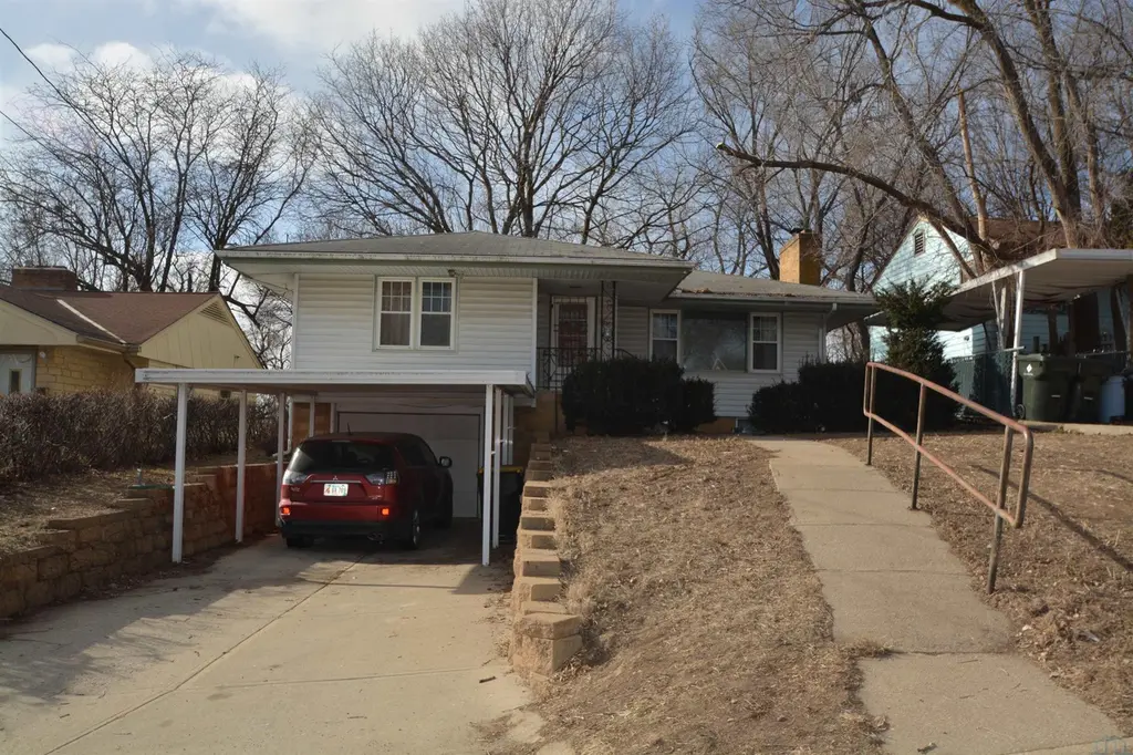 3231 Virginia St