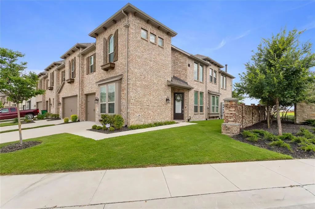 1153 Queensdown Way