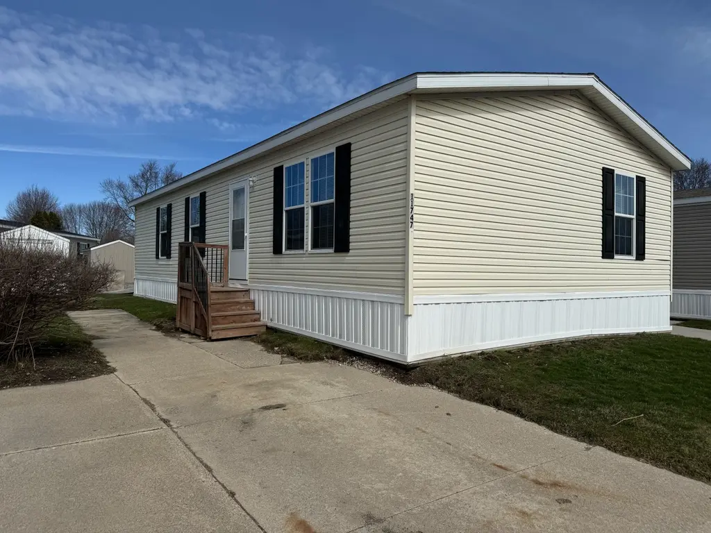 3 Bed 2 Bath Single Section Plan